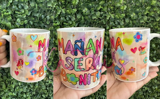 Creando cosas nuevas para mis chicas , estas tazas personalizadas están de  tooooo Costo $850 pesos #Godblessu#gennieshandmade…